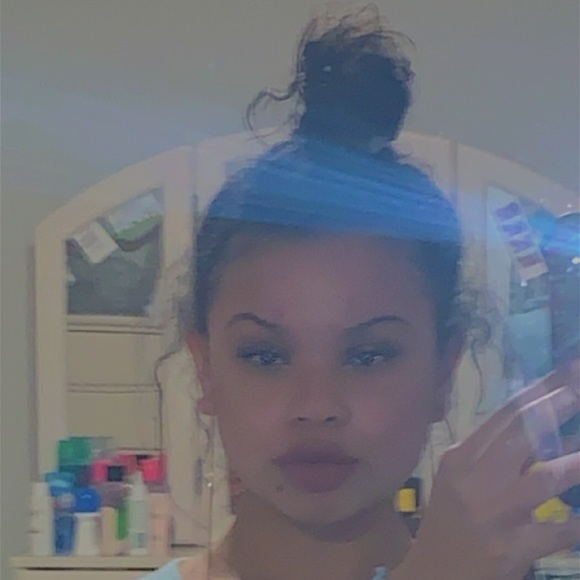 Meet your Posher, Amaya - Picture 1 of 1